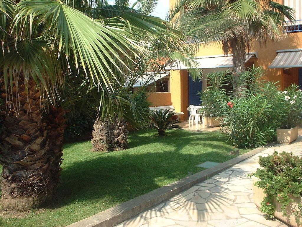Residence La Catalane Saint-Cyprien  Exteriör bild